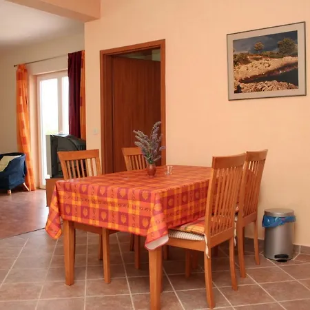 Family Friendly With A Swimming Pool Jelsa, Hvar - 4608 Апартаменты Елса