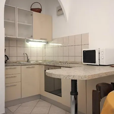 Family Friendly With A Swimming Pool Jelsa, Hvar - 4608 Апартаменты *